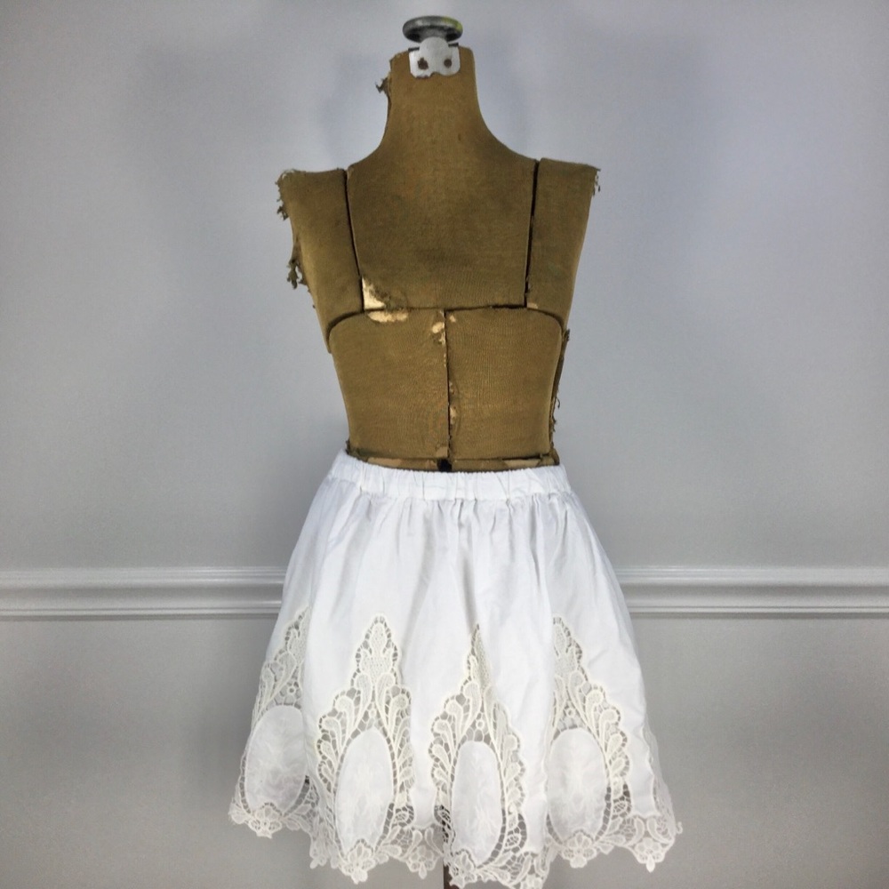 Hinge White Lace Mini Skirt